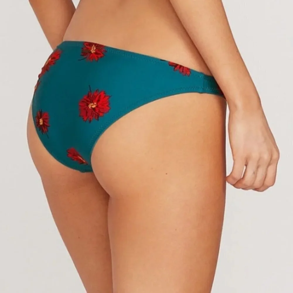 NWT Volcom Floral 
